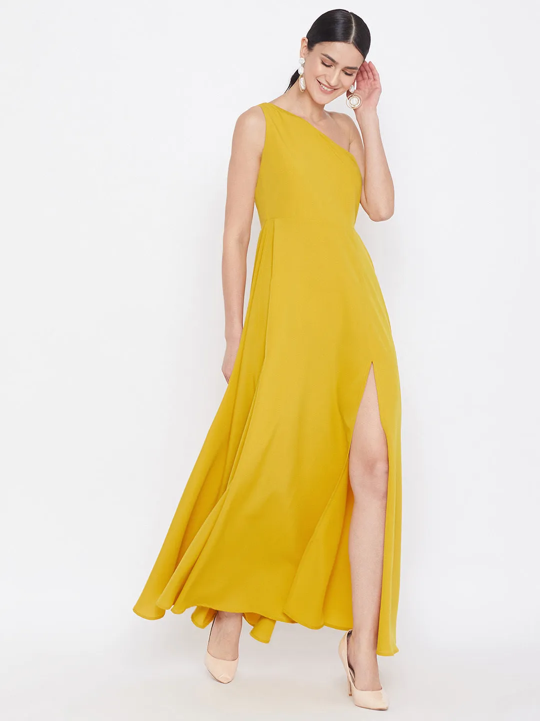 Berrylush Women Solid Yellow One-Shoulder A-Line Maxi Dress