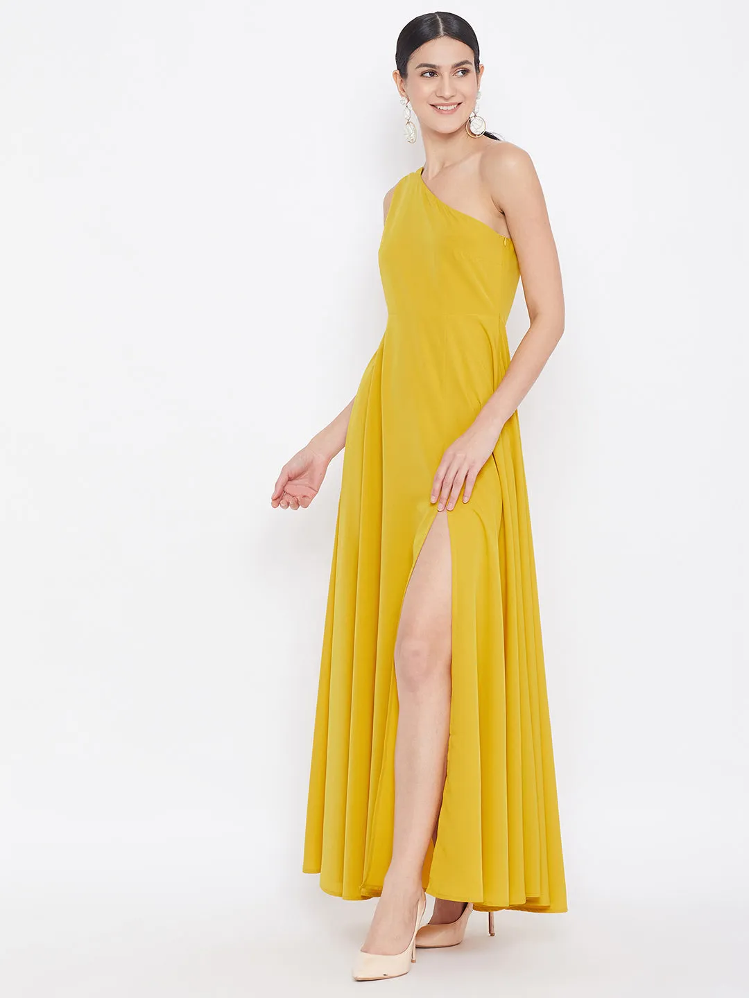 Berrylush Women Solid Yellow One-Shoulder A-Line Maxi Dress