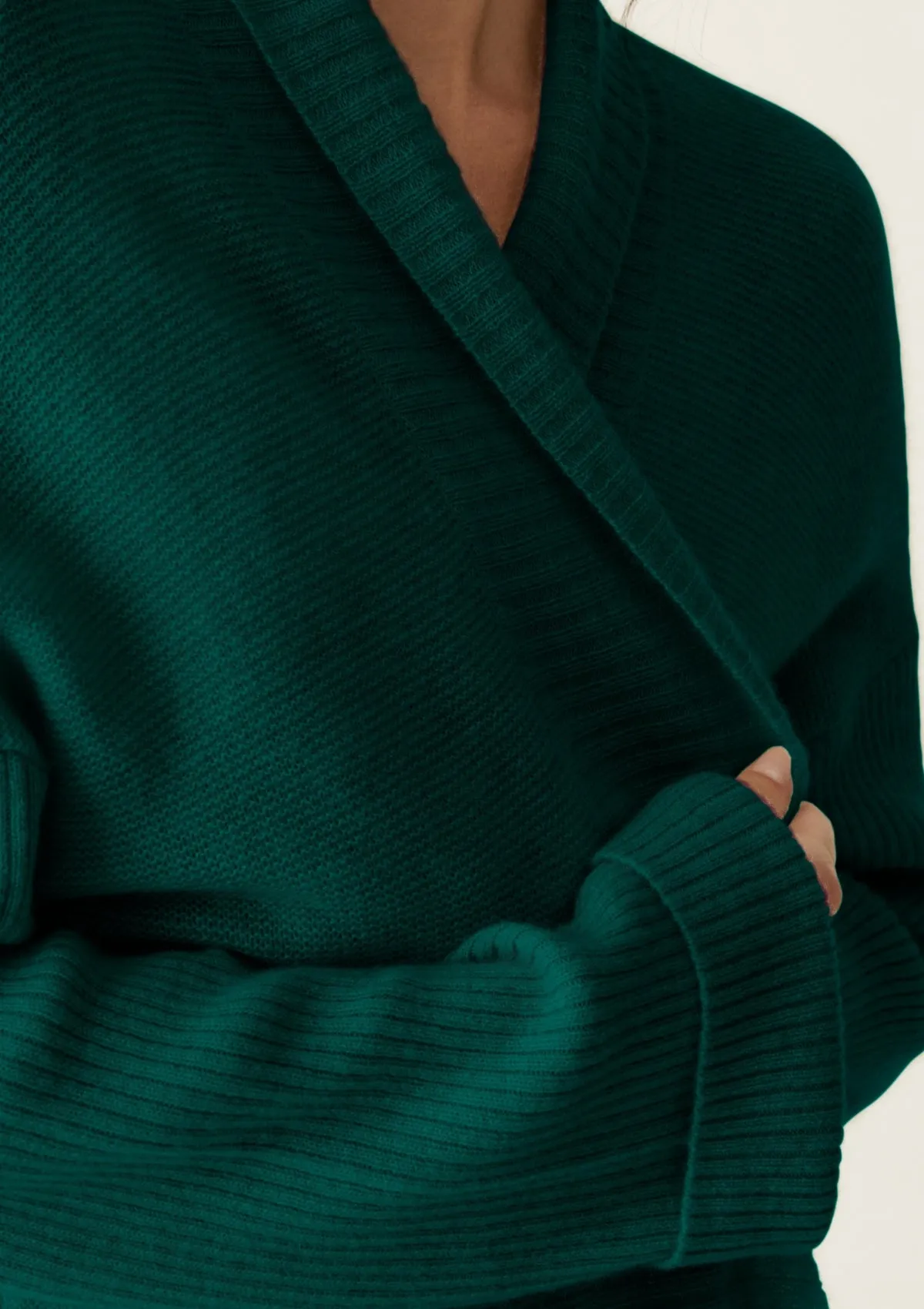 Cashmere Edge To Edge Cardigan in Bottle Green