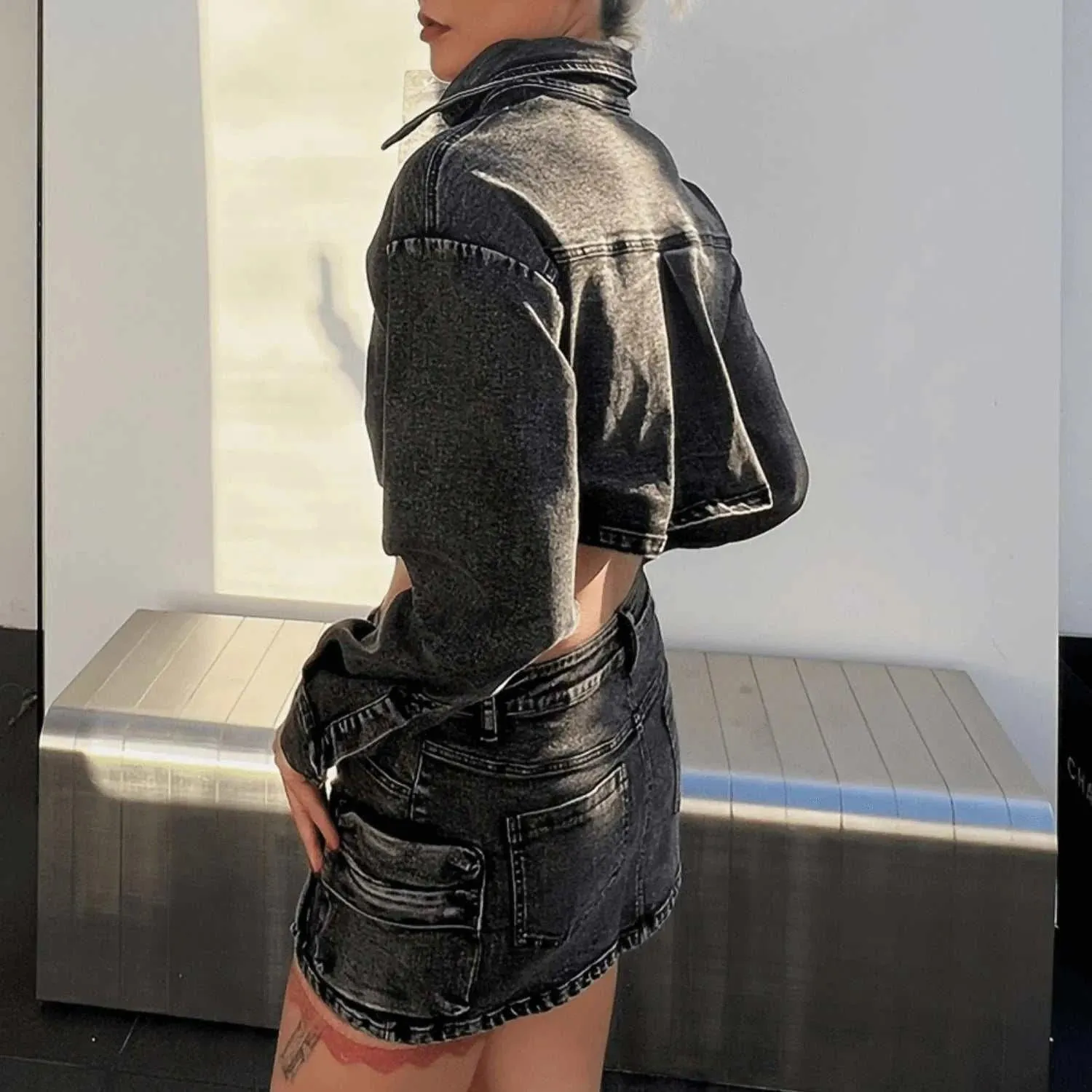 Denim jacket women: Elevate your style with Perfect Slim-Waist Jacket