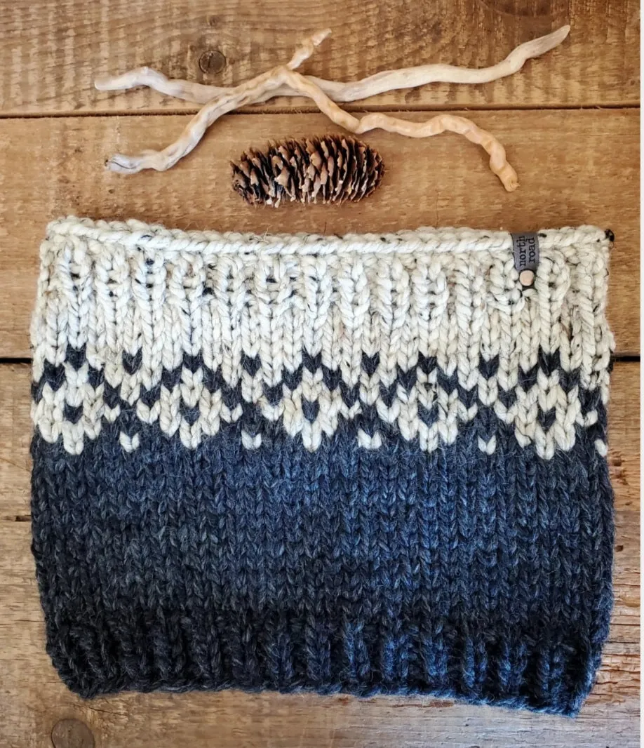 Hollow Rock Cowl Knitting Pattern