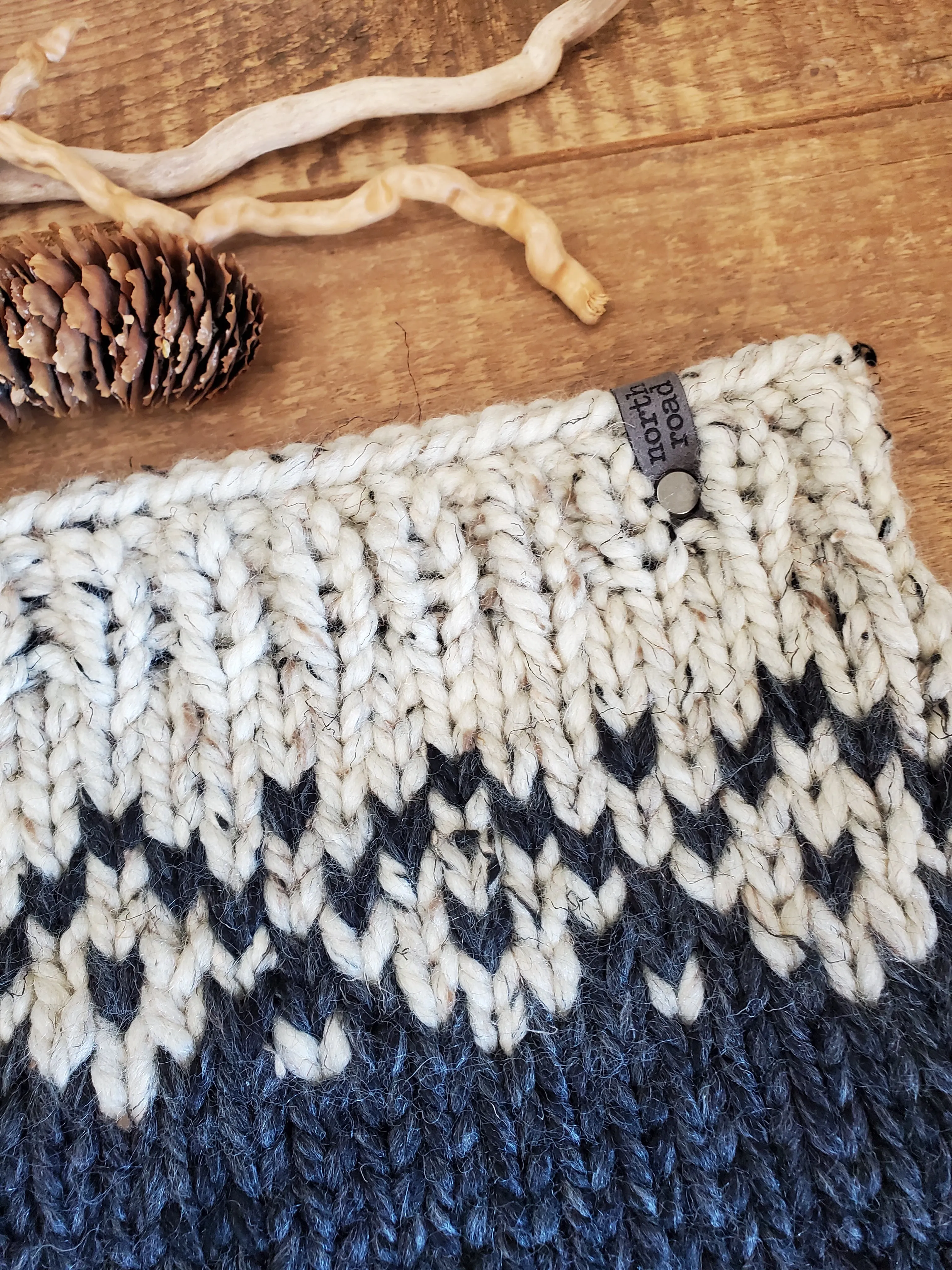 Hollow Rock Cowl Knitting Pattern