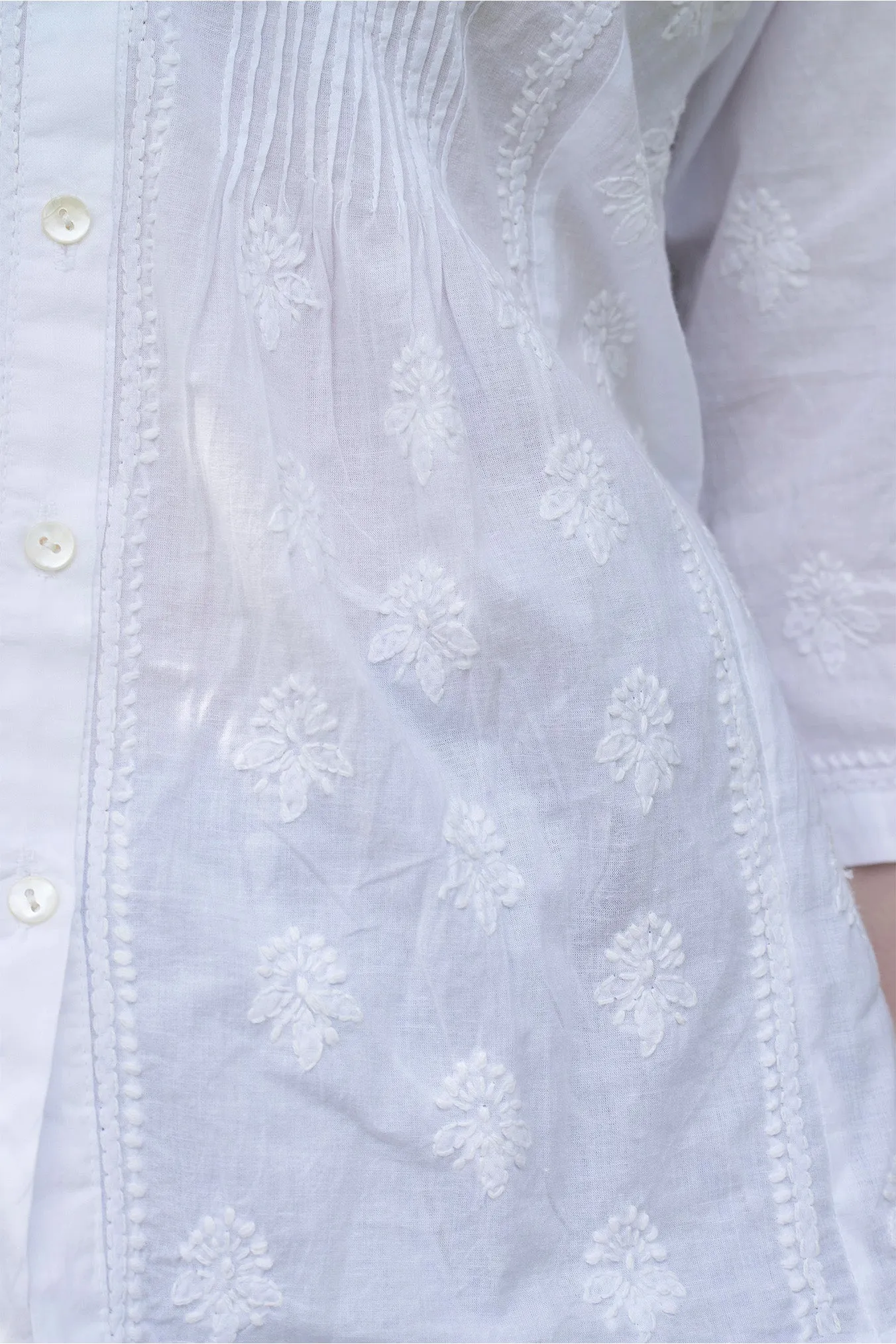 'Kheera' Cotton Embroidered Short Shirt / White