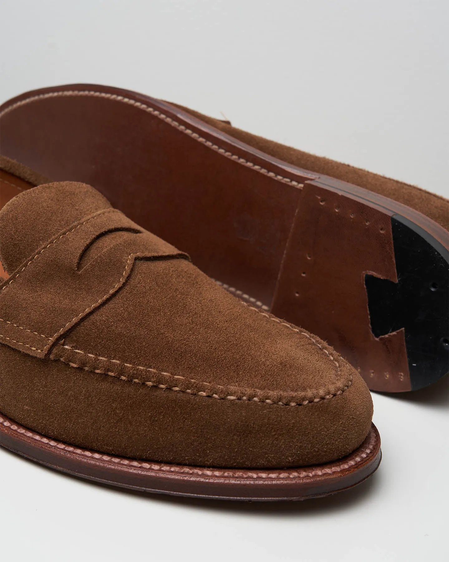 Leisure Handsewn | 6243F | Suede | Snuff