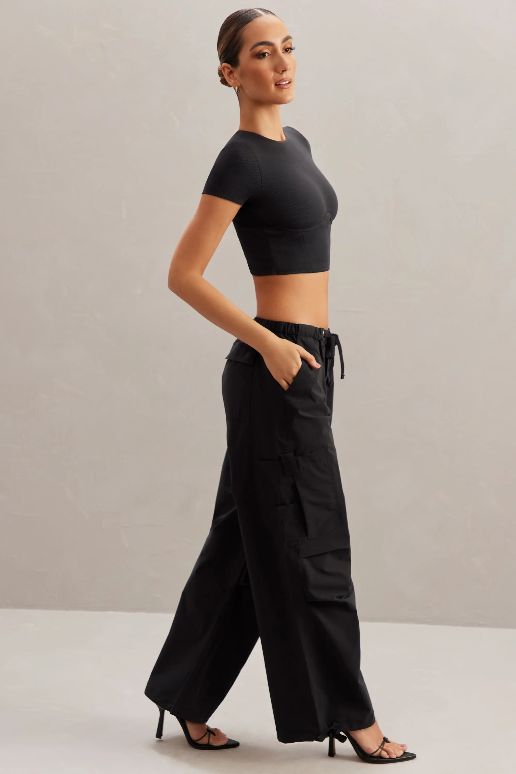 Petite Wide Leg Cargo Trousers in Black